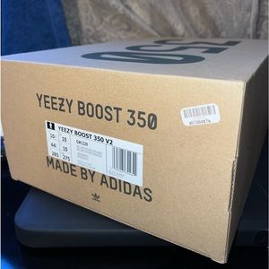 Yeezy 350 Boost V2 Beluga